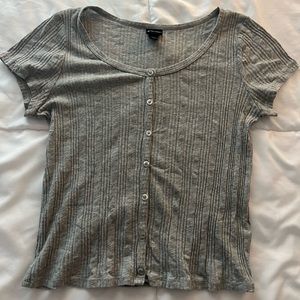 Art class | Gray | Ribbed button down scoop neck tee |